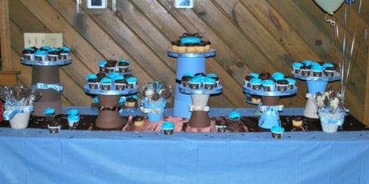 torres de doces para mesa de chá de criança