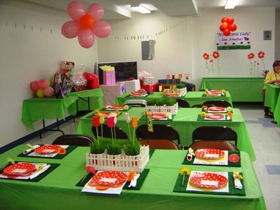 foto de salão simples decorado para festa de criança