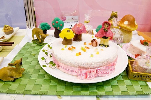 Dicas de mesa de bolo para festa infantil com tema Chapeuzinho Vermelho