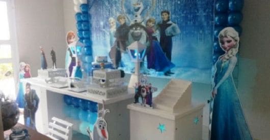 Móveis para aniversário Frozen provençal
