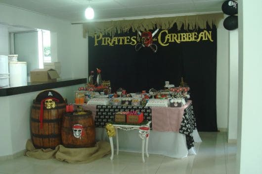 como fazer festa piratas do caribe