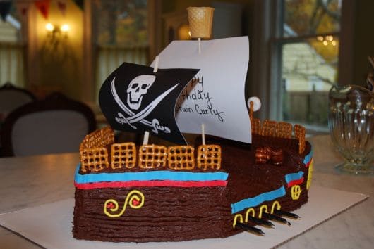 bolo para festa de pirata fácil