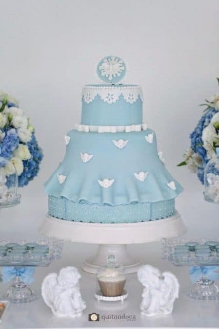 bolo de batizado azul e branco