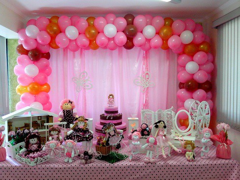 festa de bonecas rosa e marrom