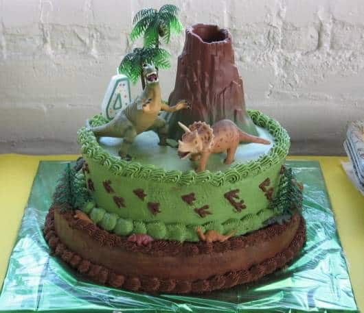 ideia bolo confeitado dinossauros