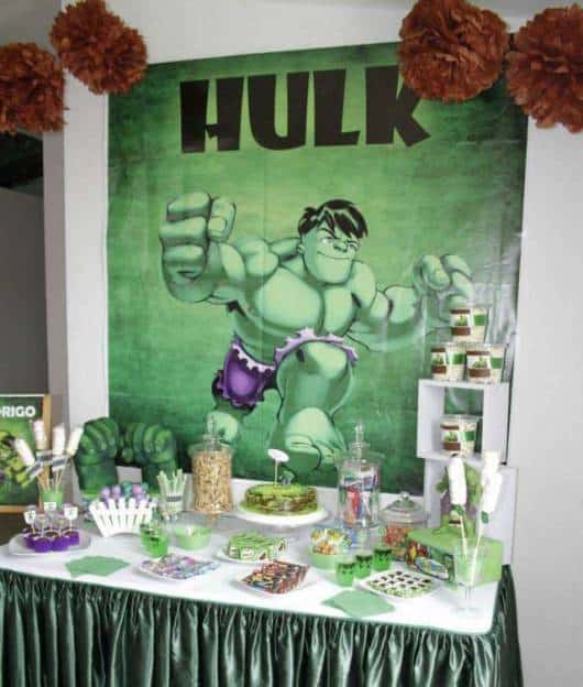 decoração de festa simples do hulk