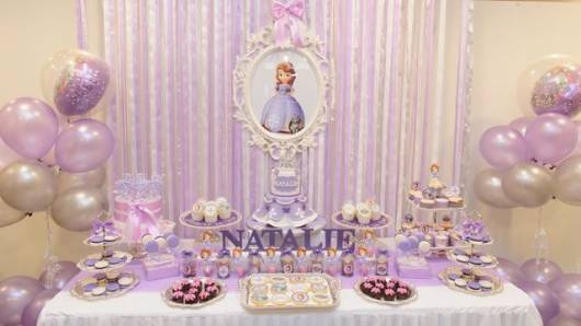 festa lilás e simples princesa Sofia
