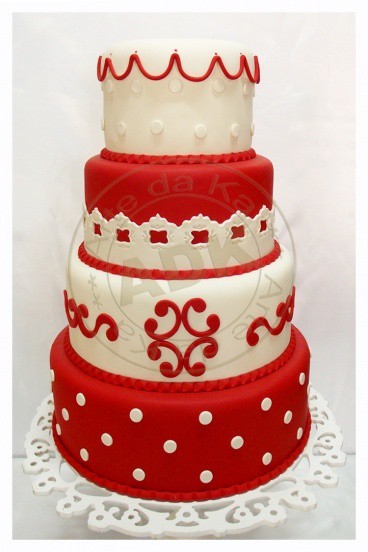 bolo 15 anos vermelho e branco