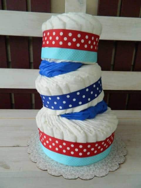 bolo fraldas moderno azul e vermelho