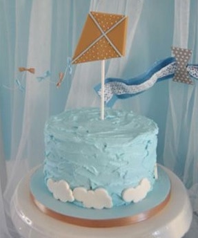 bolo simples azul e branco