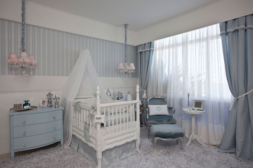 cortina azul quarto de bebê
