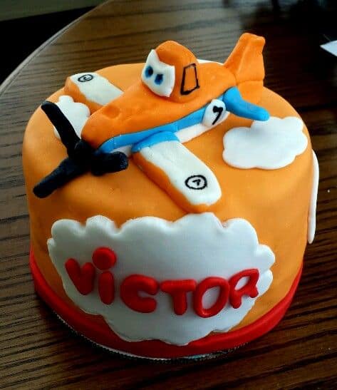 ideia de decoração de bolo aviões disney