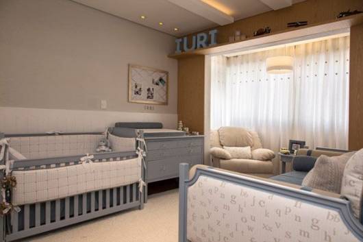 móveis coloridos quarto de bebê