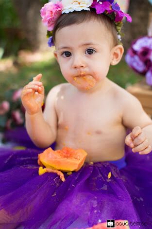foto criança comendo