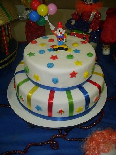 decoração de bolo circo simples