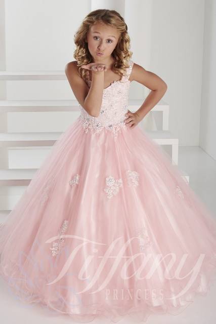 vestido de formatura infantil rosa como usar