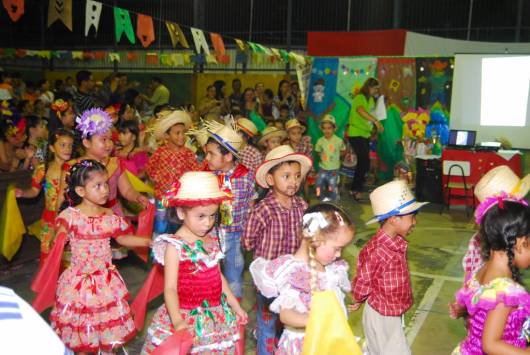 Brincadeiras de Festa Junina Infantil dança
