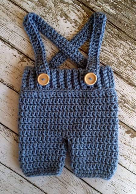macacão de crochê para bebê azul de alcinha