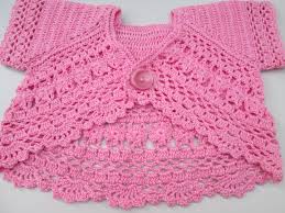 Bolero Infantil de Crochê rosa com detalhe no botão