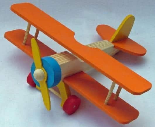Brinquedos Antigos de madeira avião