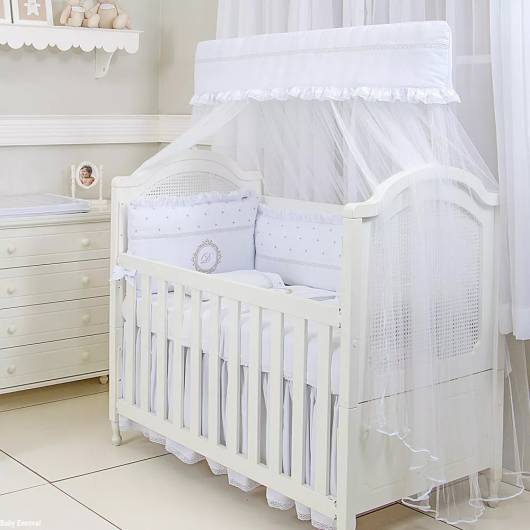 quarto branco bebê