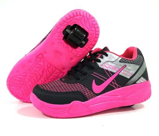 Tênis de rodinha feminino preto e rosa