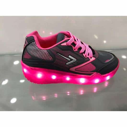 Tênis de rodinha feminino rosa e preto com LED