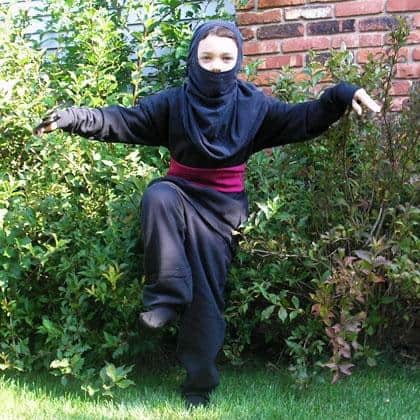 fantasia improvisada ninja preto