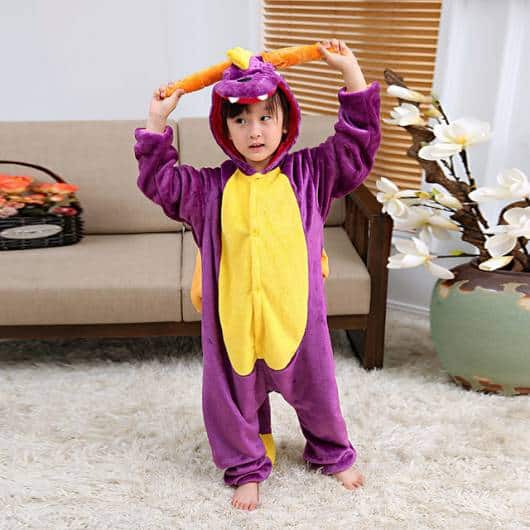 Modelo de pijama de animais infantil roxo e amarelo