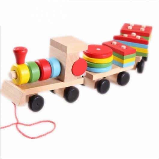 Brinquedo Montessori de madeira: caminhão geométrico