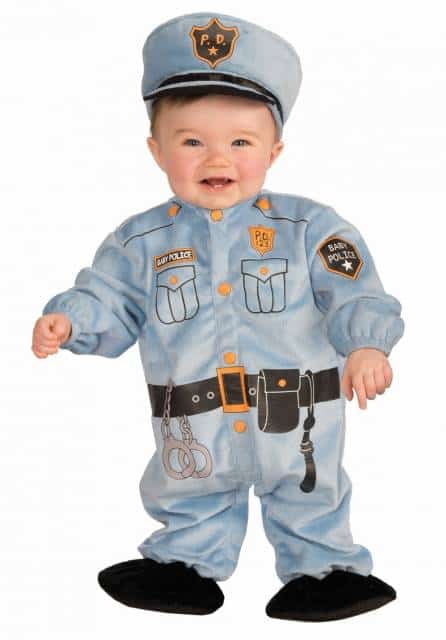 Até mesmo os bebês podem se vestir de policiais!
