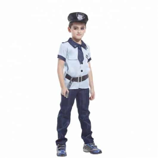 Dica para você compor a fantasia de policial de menino