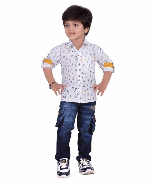 Sugestão de visual infantil com calça jeans e camisa