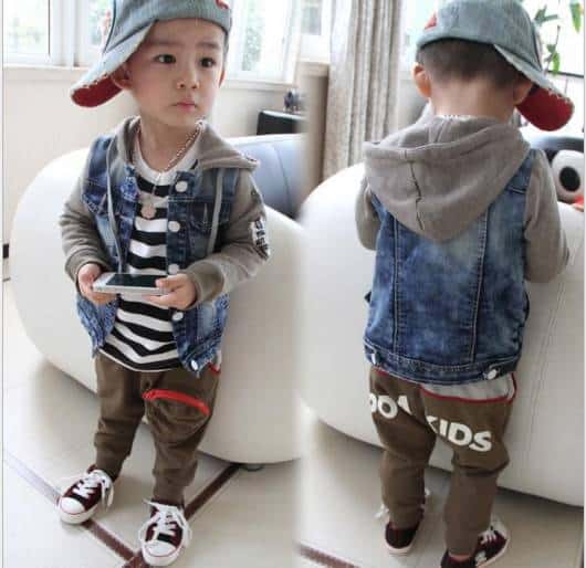 Look moderno infantil com jeans e moletom
