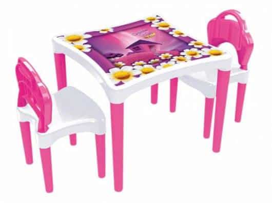 Presente Dia das Crianças para menina mesa rosa