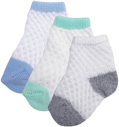 Você encontra kits com meias para bebê recém nascido