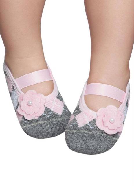Bebês de todas as idades podem usar a meia sapatilha