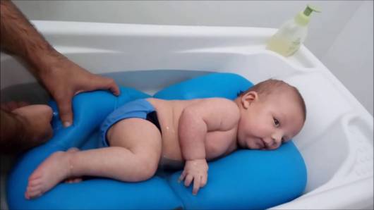 Almofada para bebê tomar banho