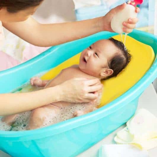 Almofada para bebê tomar banho