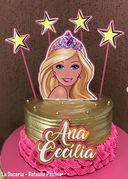 bolo decorado em dourado e rosa da Barbie princesa