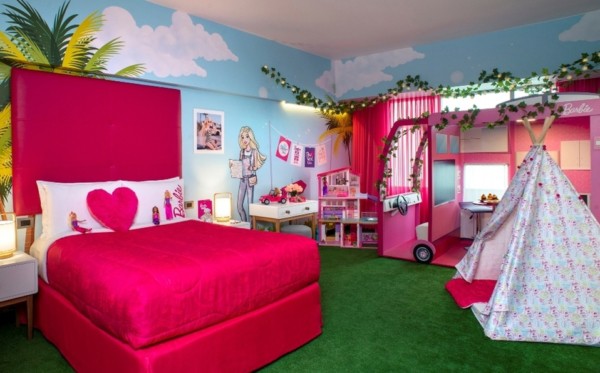 quarto da Barbie com cama pink