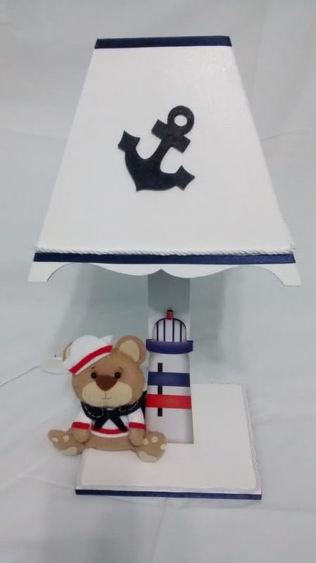 abajur de MDF para quarto de bebe decorado com tema de marinheiro