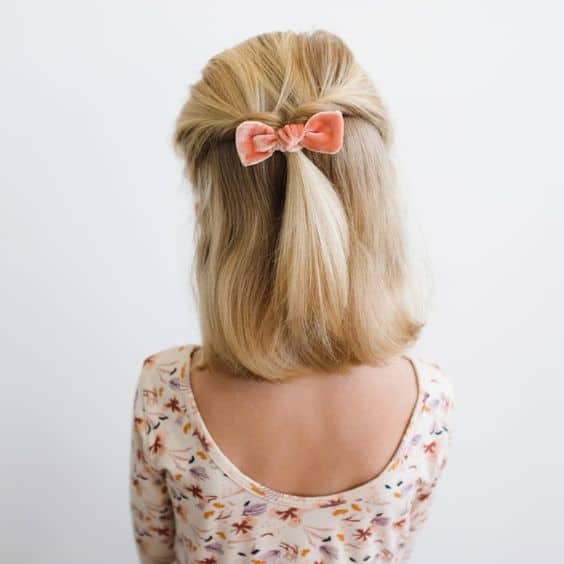 penteado infantil simples para menina com cabelo semi preso