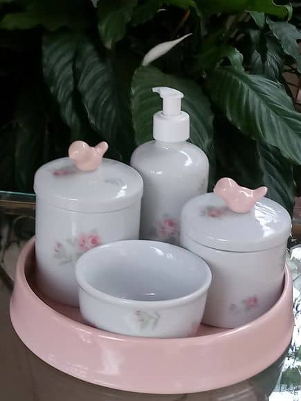 kit higiene em porcelana pintado com tema floral