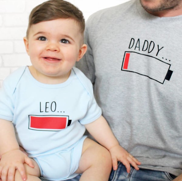 look pai e filho com camiseta e body divertidos