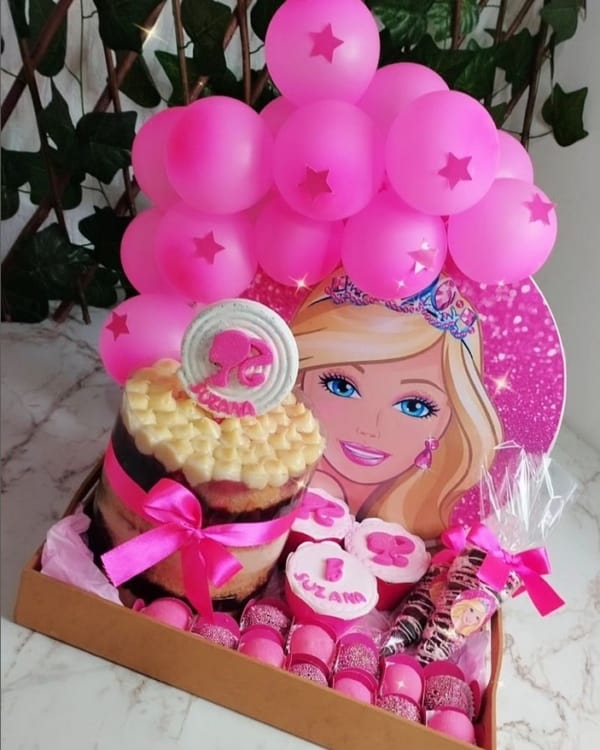35 festa na caixa infantil Barbie @rosecupcakescia