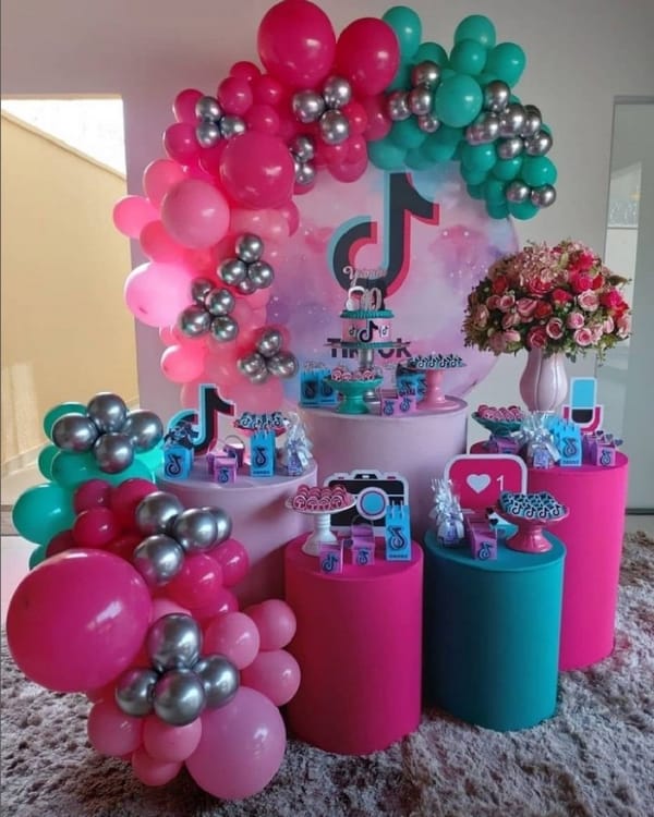 40 decoração festa tiktok com balões @vemfestalinda