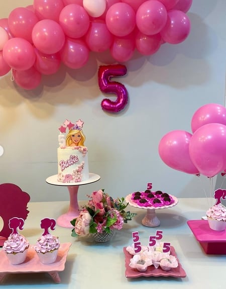 10 decoração simples mesversário rosa Barbie @marinamaciiel