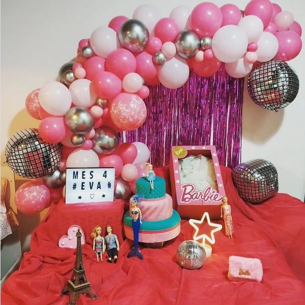 2 decoração simples mesversário Barbie @pittdecoracoes