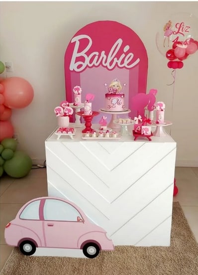 5 decoração de mesversário Barbie @bluehousefestas